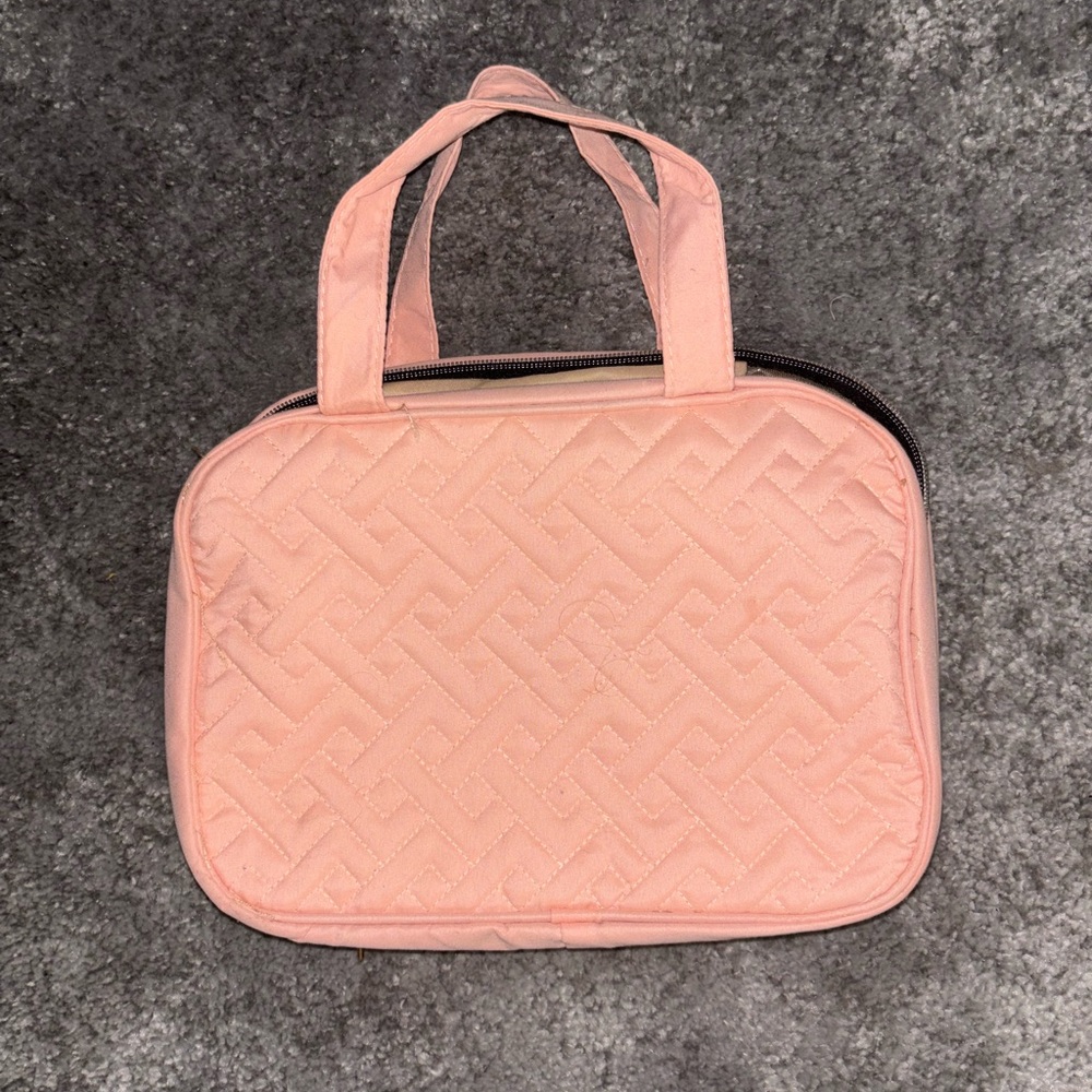 Women’s pink toiletry bag